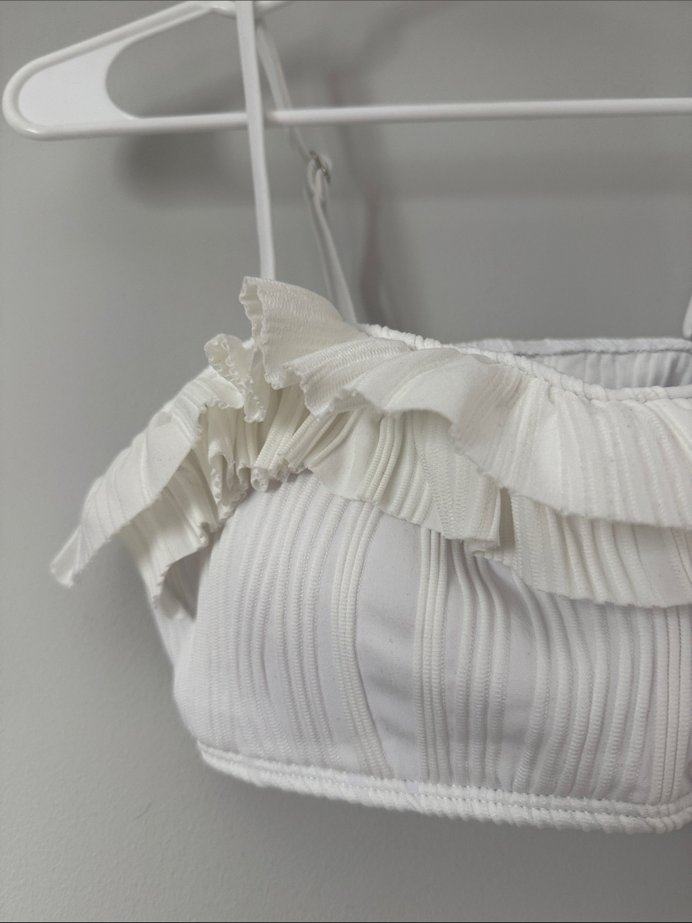 NWT Cupshe White Ruffle Bikini - Picture 5 of 5